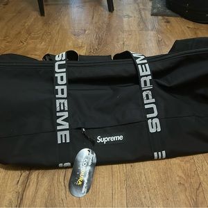 SUPREME (ss18) extra large duffel AUTHENTIC , brand new with tags, never used